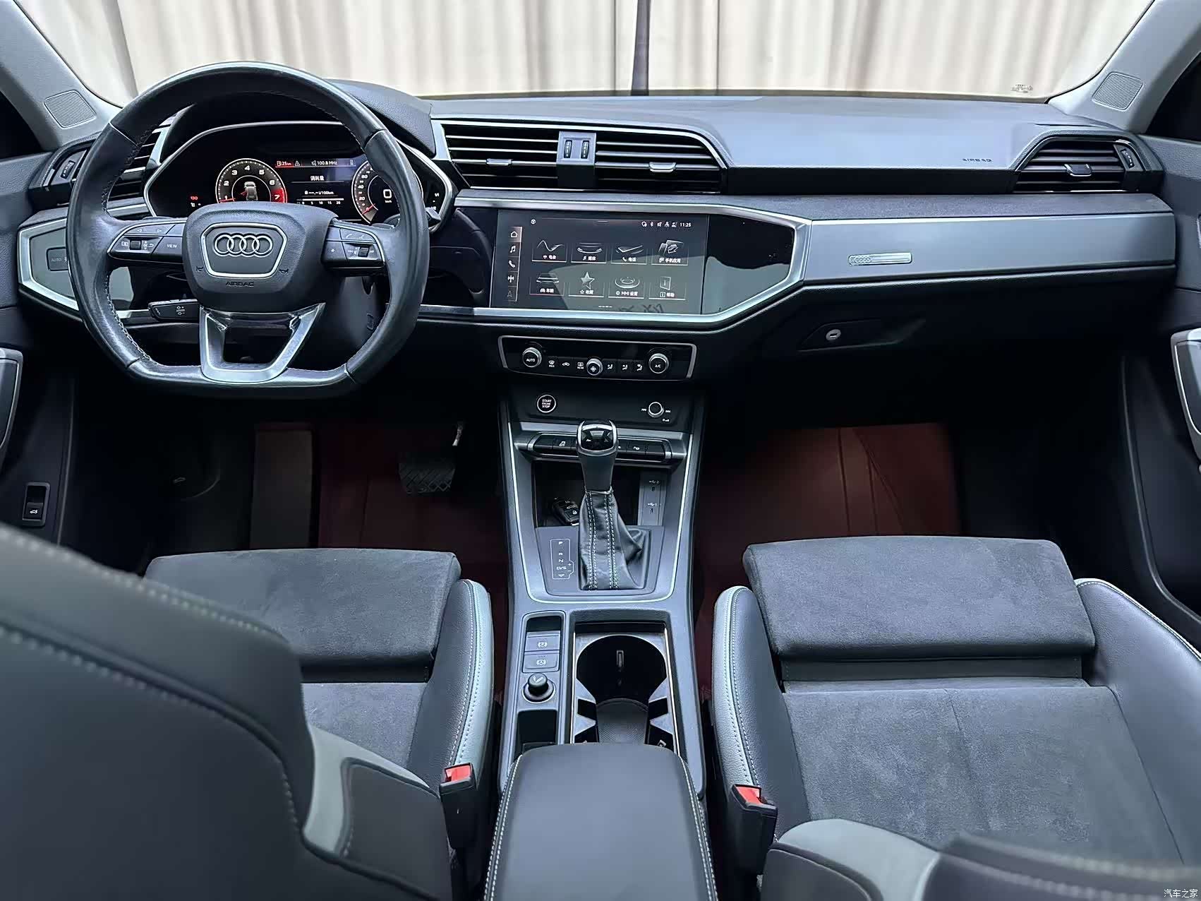 Audi Q3, 2023 13