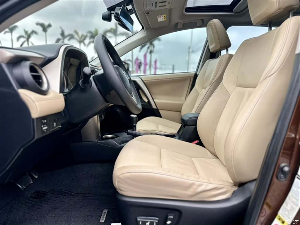 Toyota RAV4, 2014 10