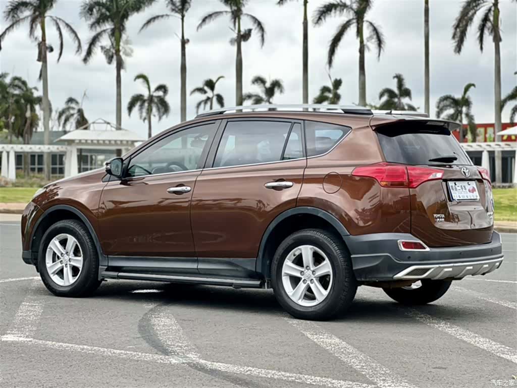 Toyota RAV4, 2014 4