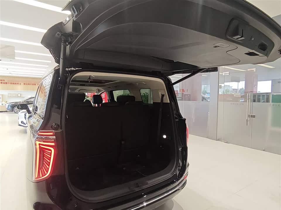 Hongqi HQ9