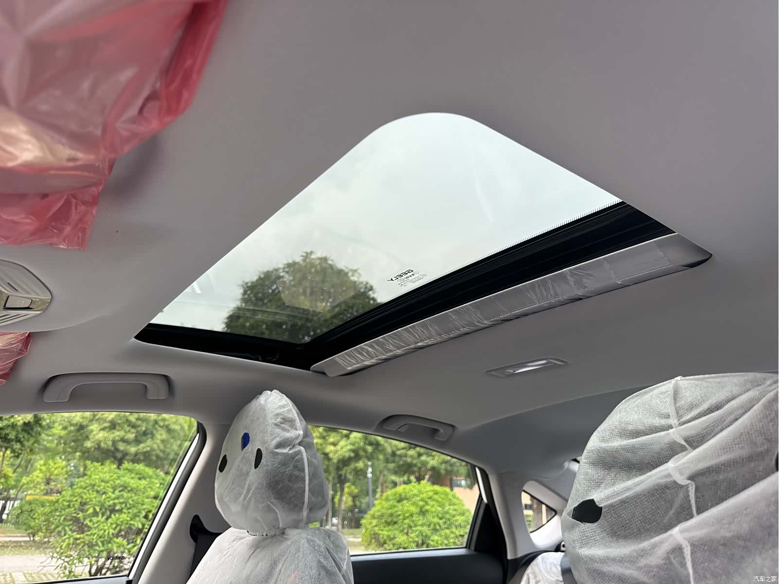 Geely Binray, 2026 18