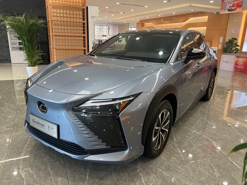 Lexus RZ