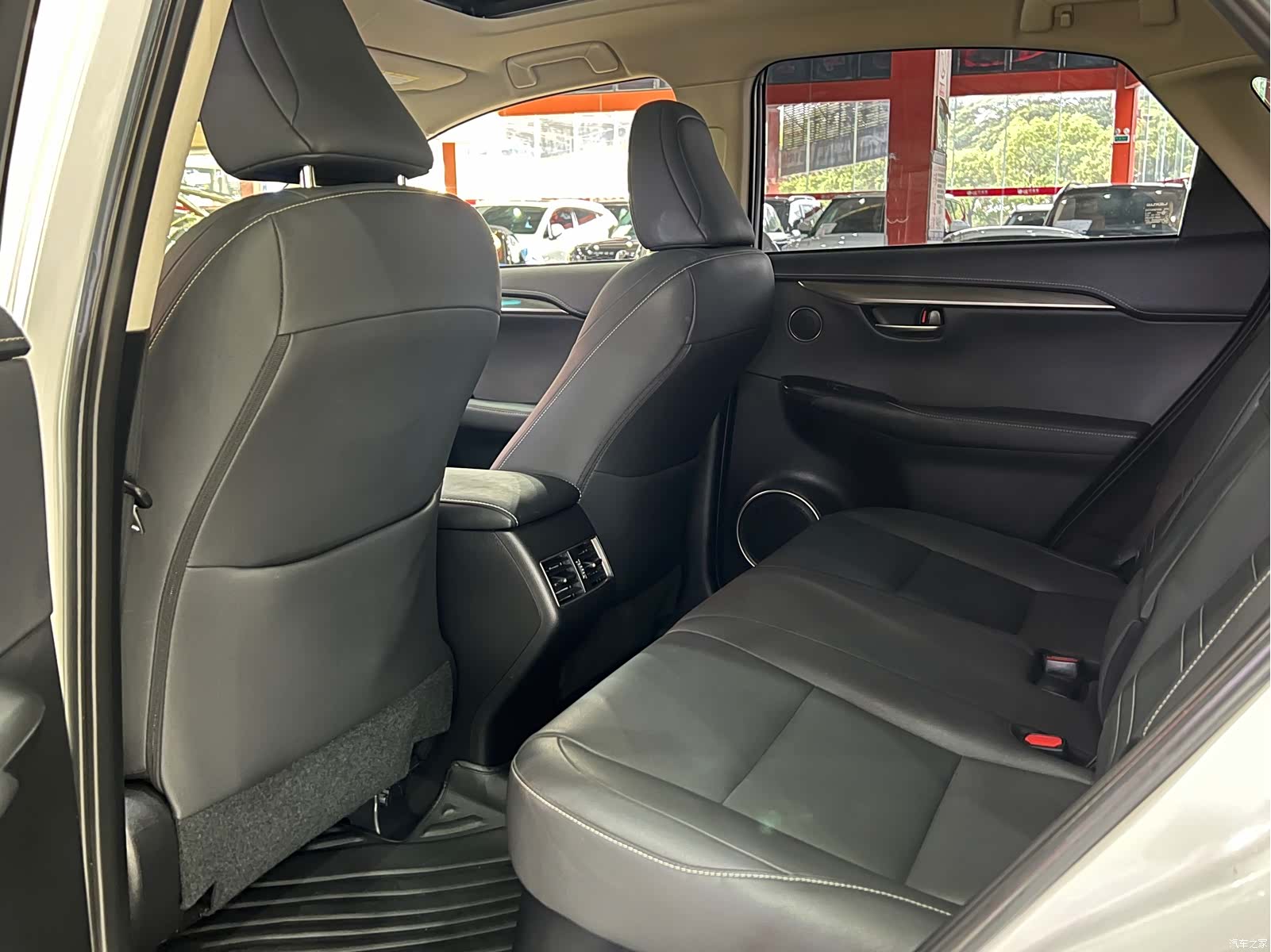 Lexus NX, 2018 8