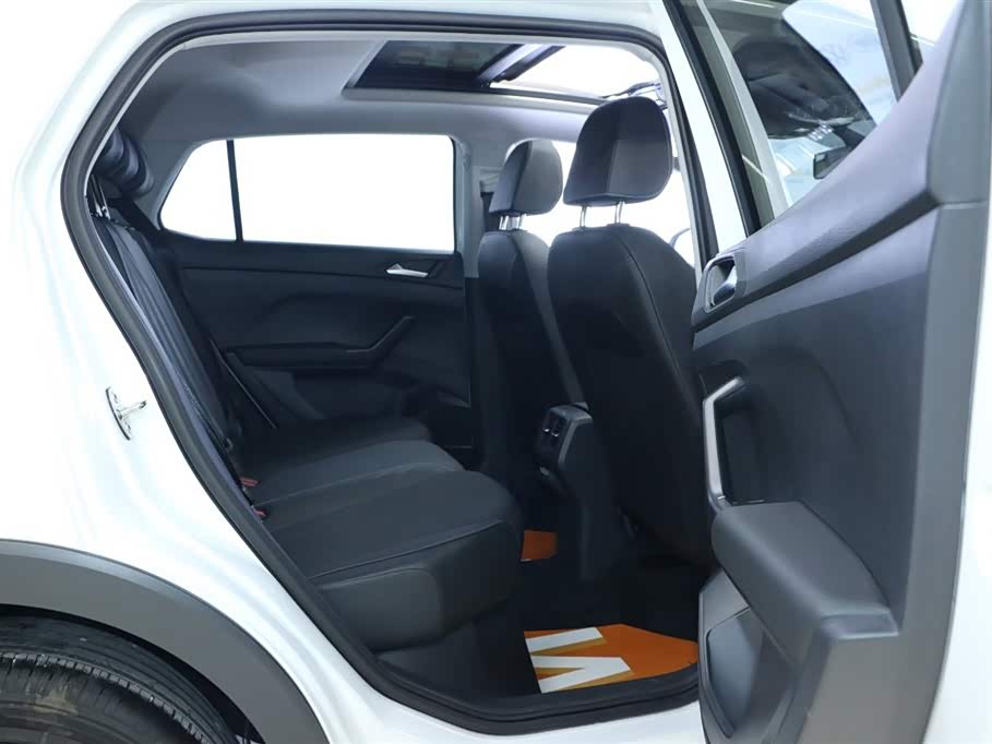 Volkswagen Exploring the shadow