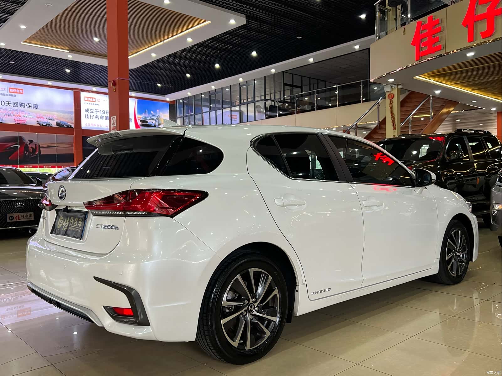 Lexus CT, 2017 все фото