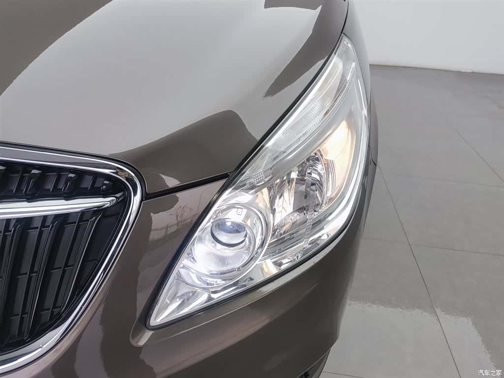 Buick GL8, 2018 7