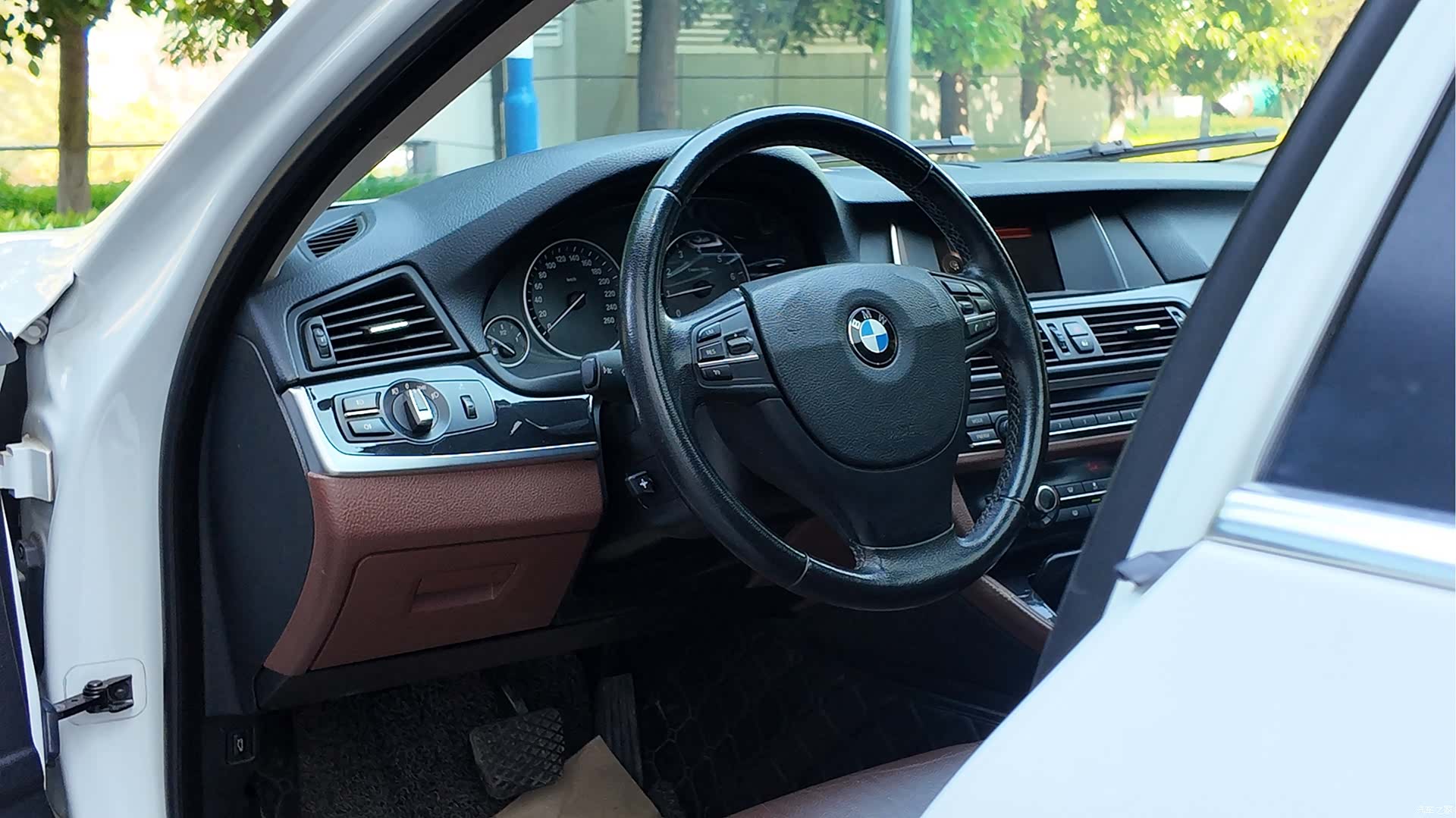 BMW 5 Series, 2016 14