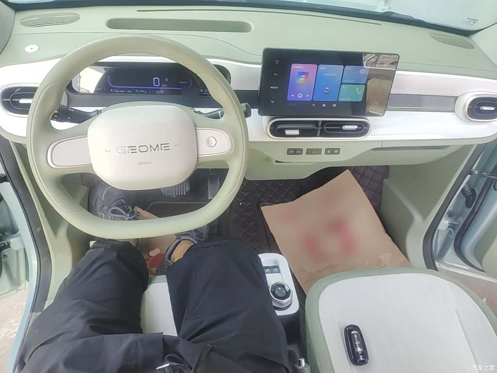 Geely Panda, 2025 10