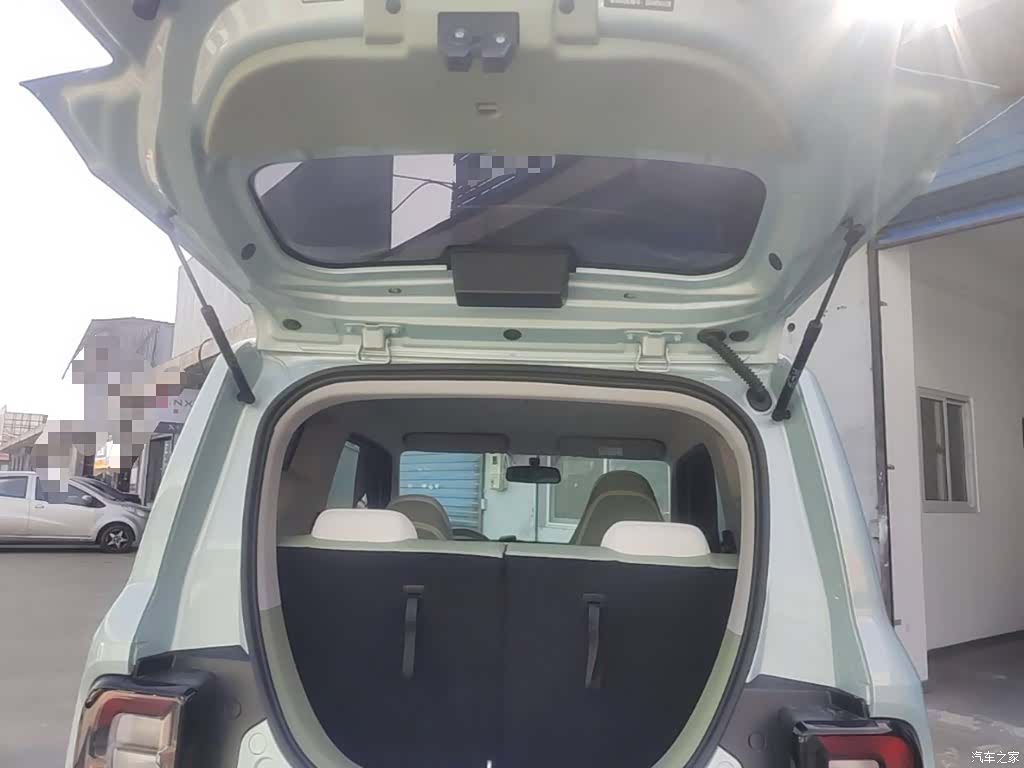 Geely Panda, 2025 19