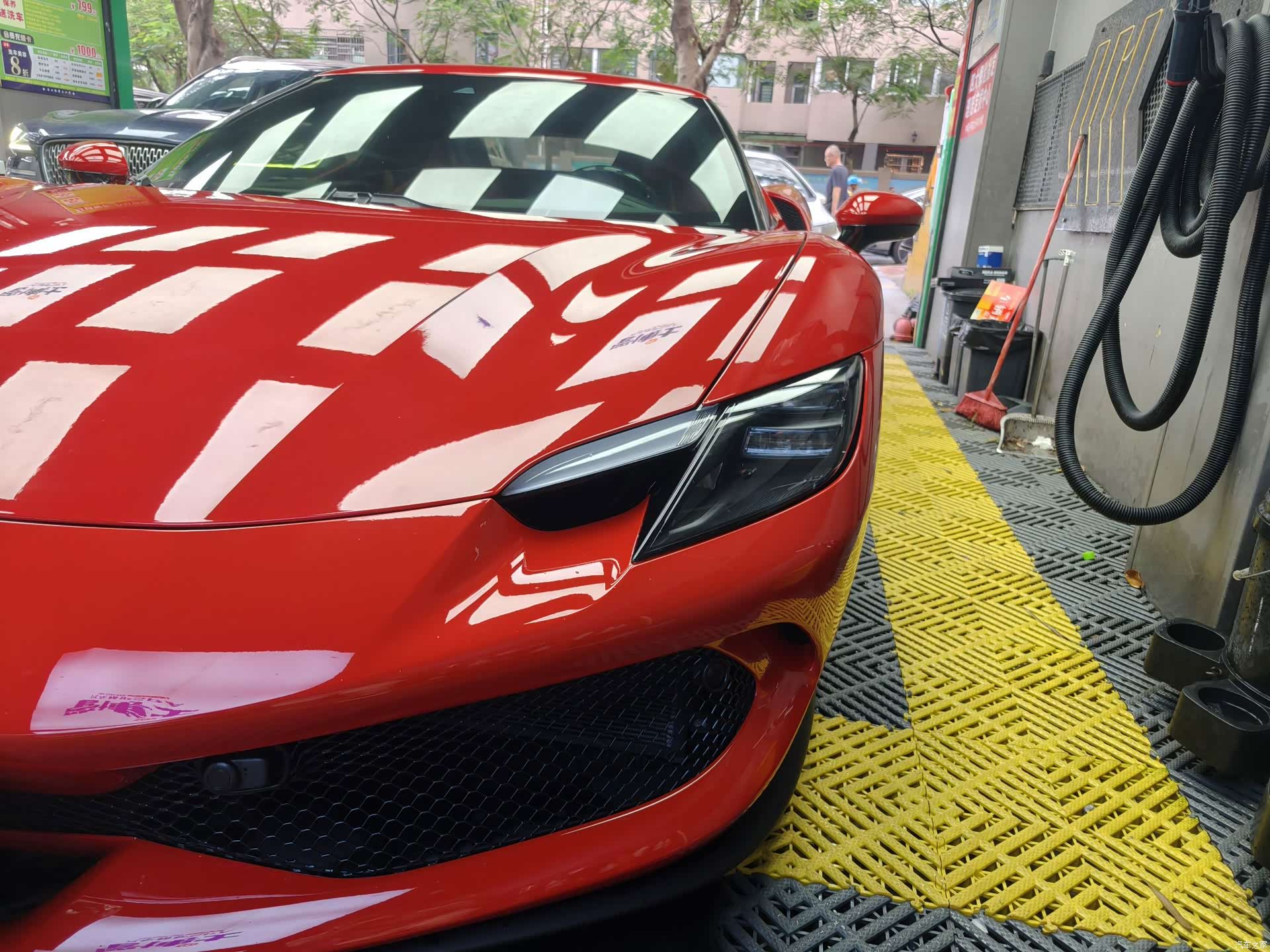 Ferrari 296, 2024 4