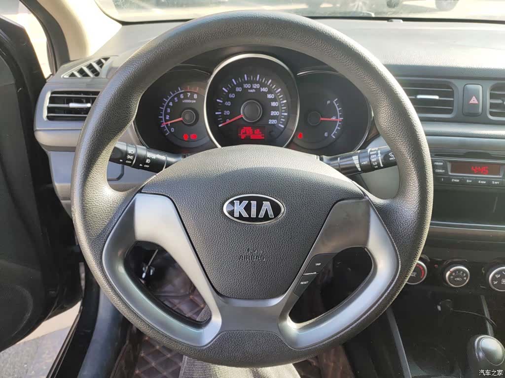 Kia K2, 2015 7