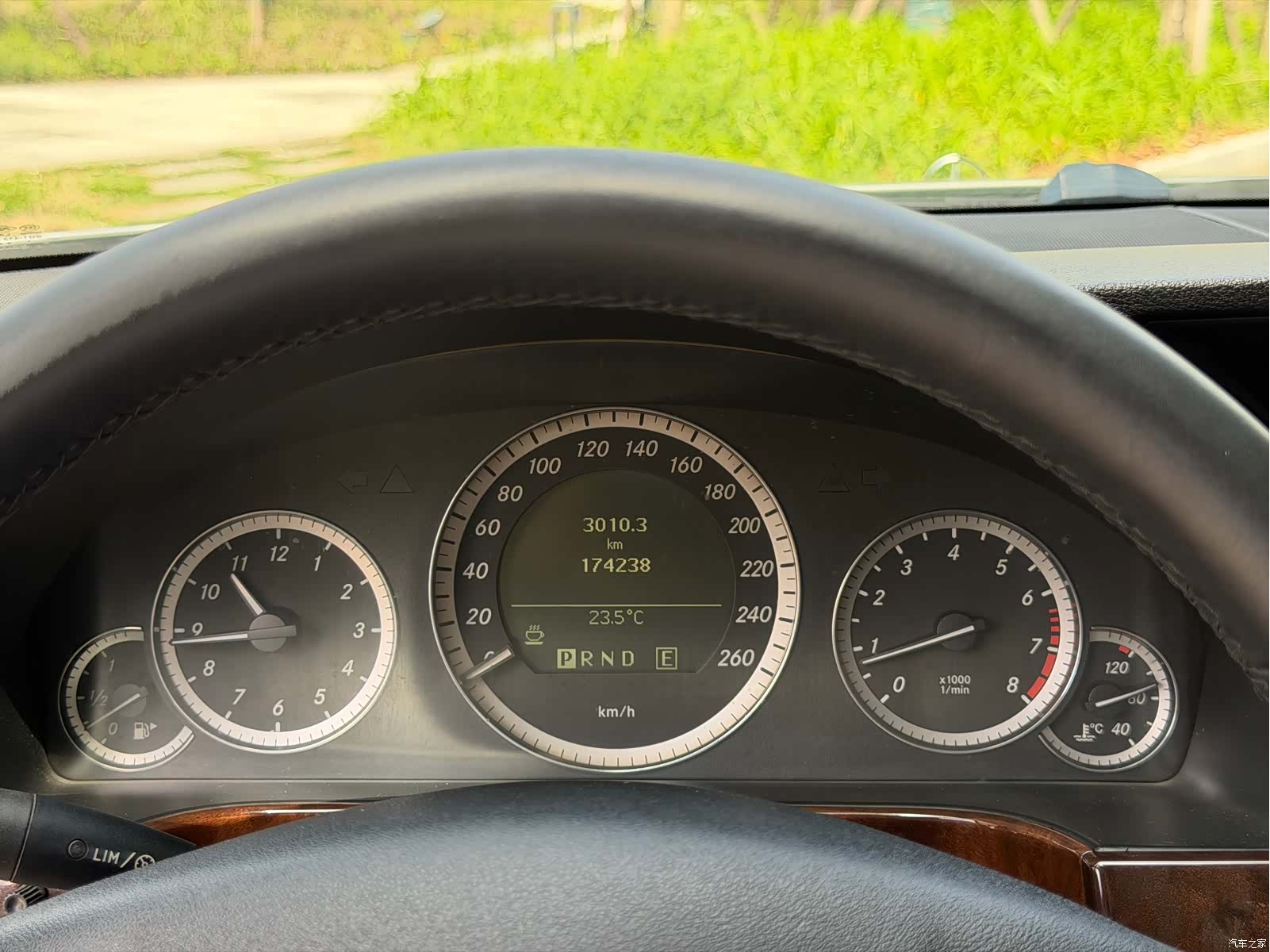 Mercedes-Benz E-Class, 2011 8