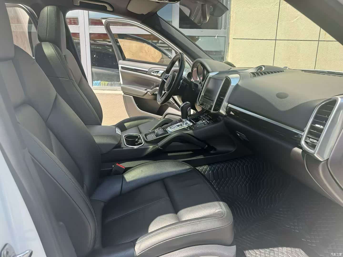 Porsche Cayenne, 2017 все фото