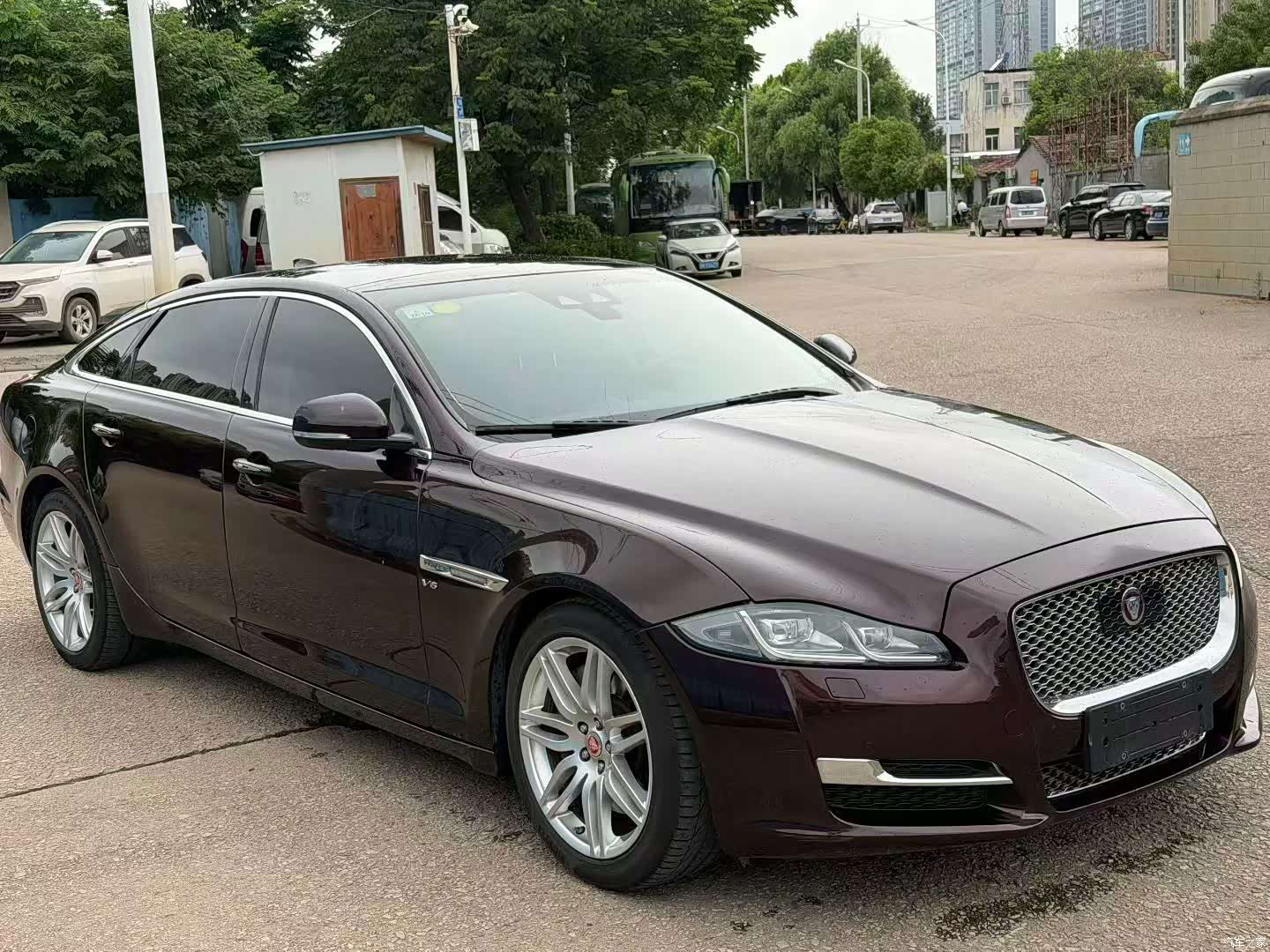 Jaguar XJ, 2018 3