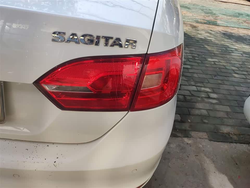 Volkswagen Sagitar