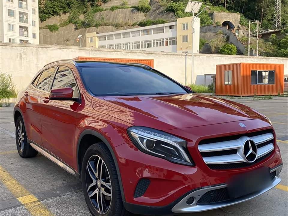 Mercedes-Benz GLA Mercedes-Benz GLA