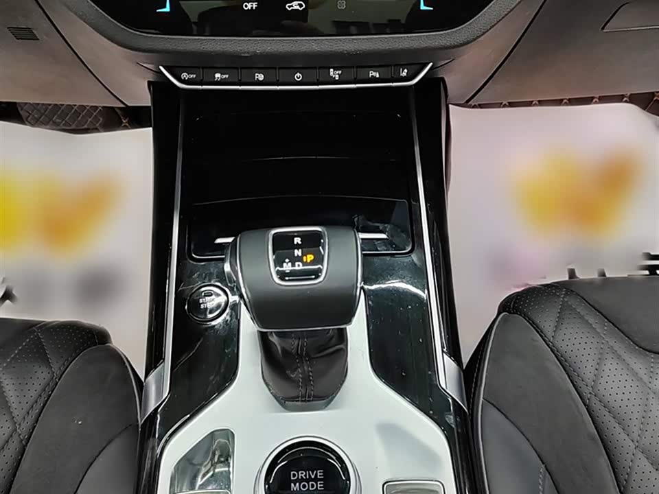 Hongqi HS5