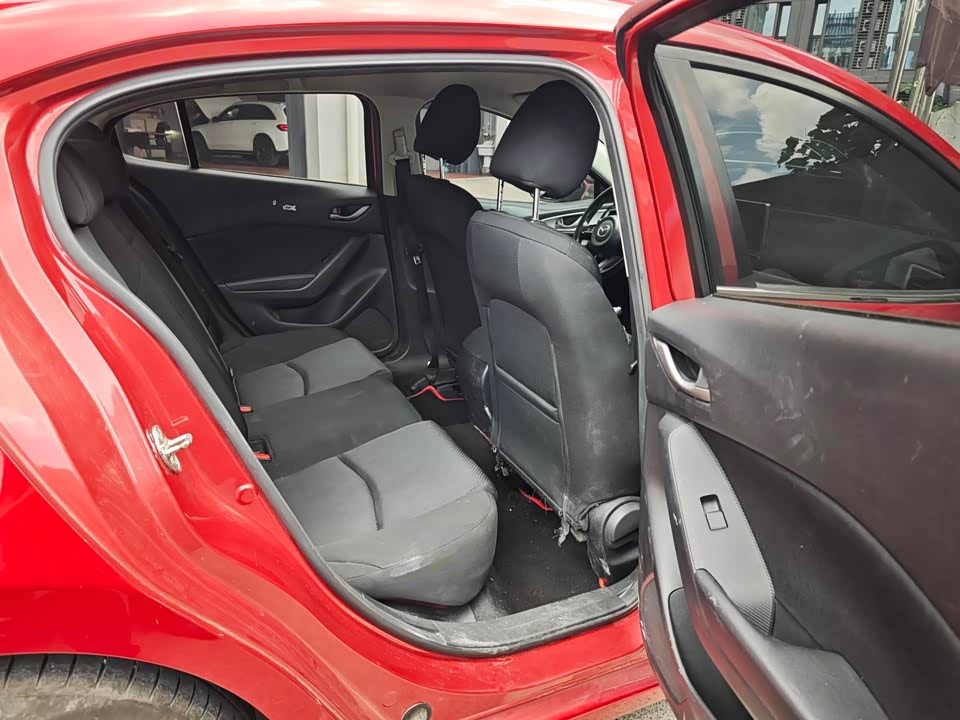 Mazda 3 Angkesaila