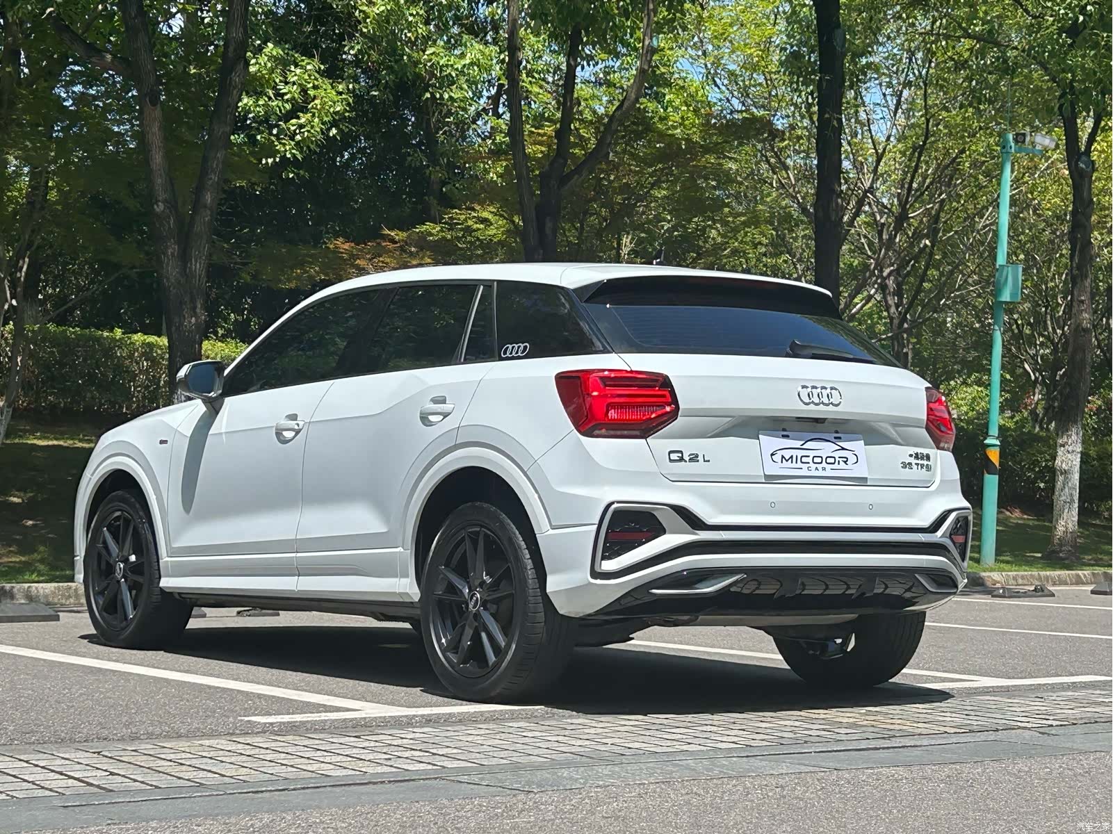 Audi Q2L, 2022 все фото