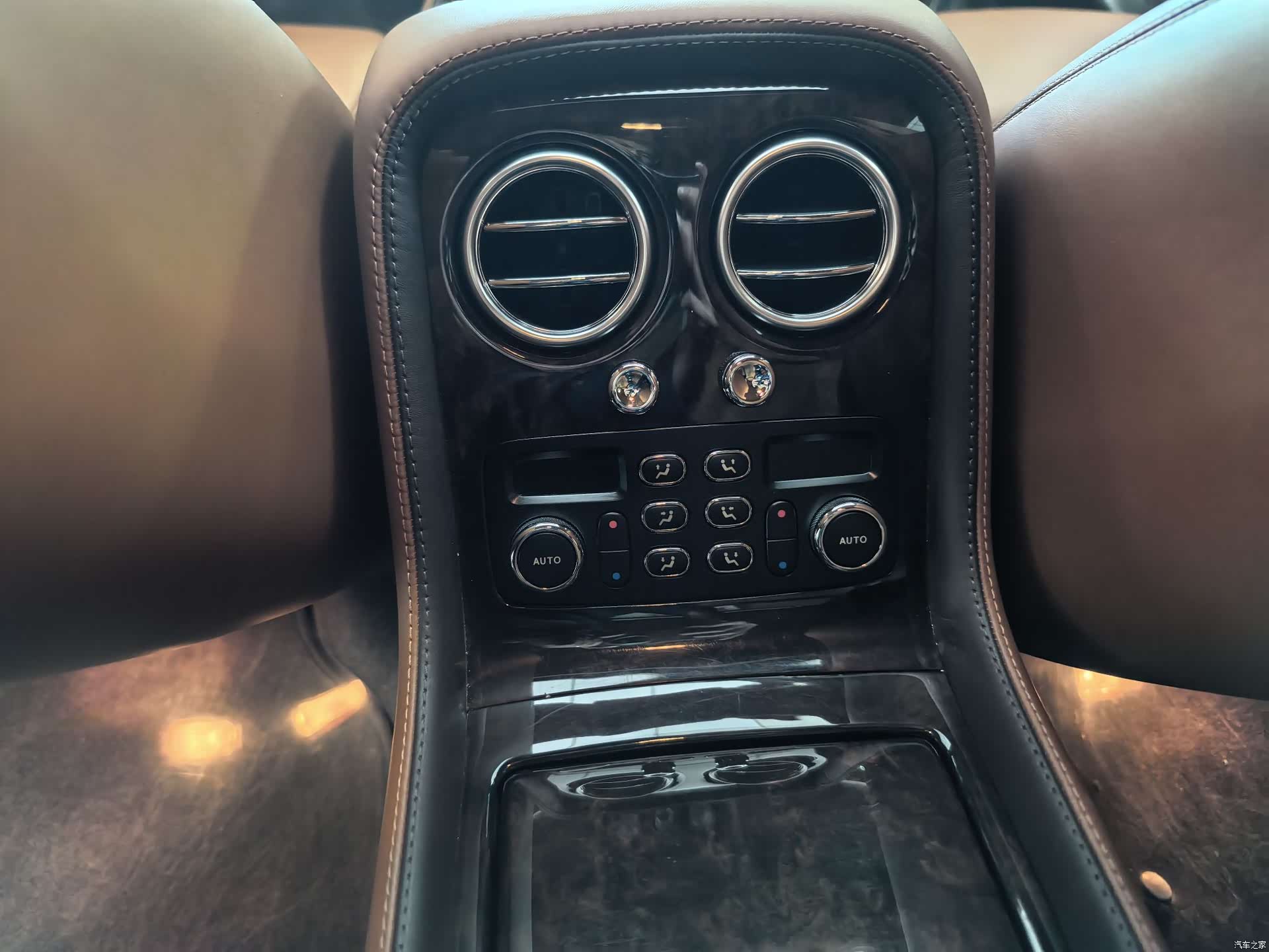 Bentley Flying Spur, 2013 12
