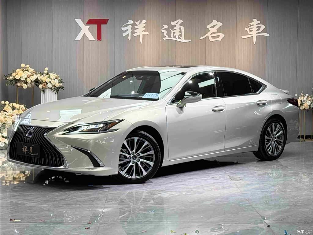 Lexus ES, 2021 1