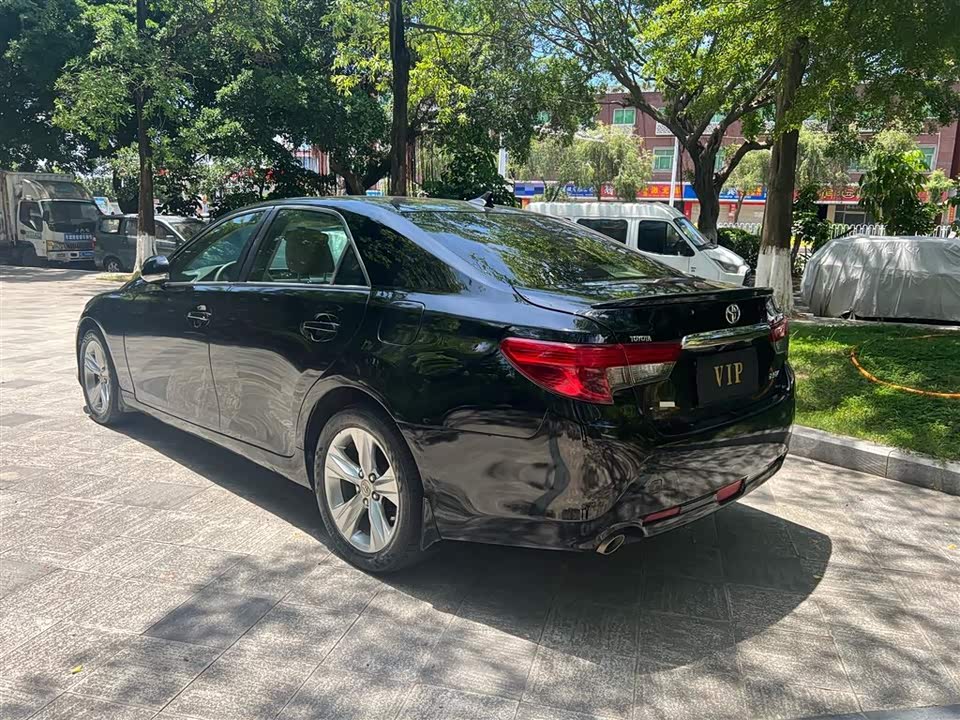 Toyota Reiz