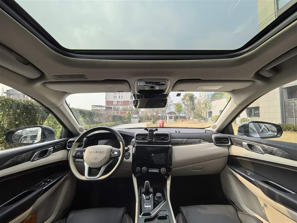 Lynk & Co 02 New energy