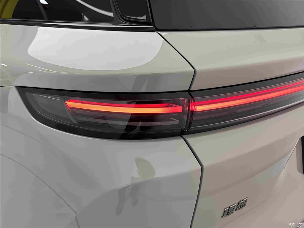 Li Auto i8, 2025 9