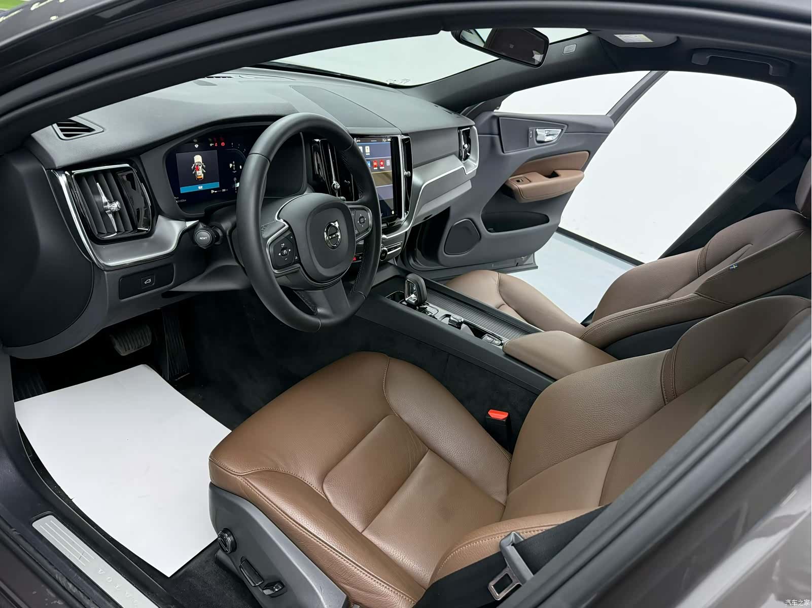 Volvo XC60, 2025 3