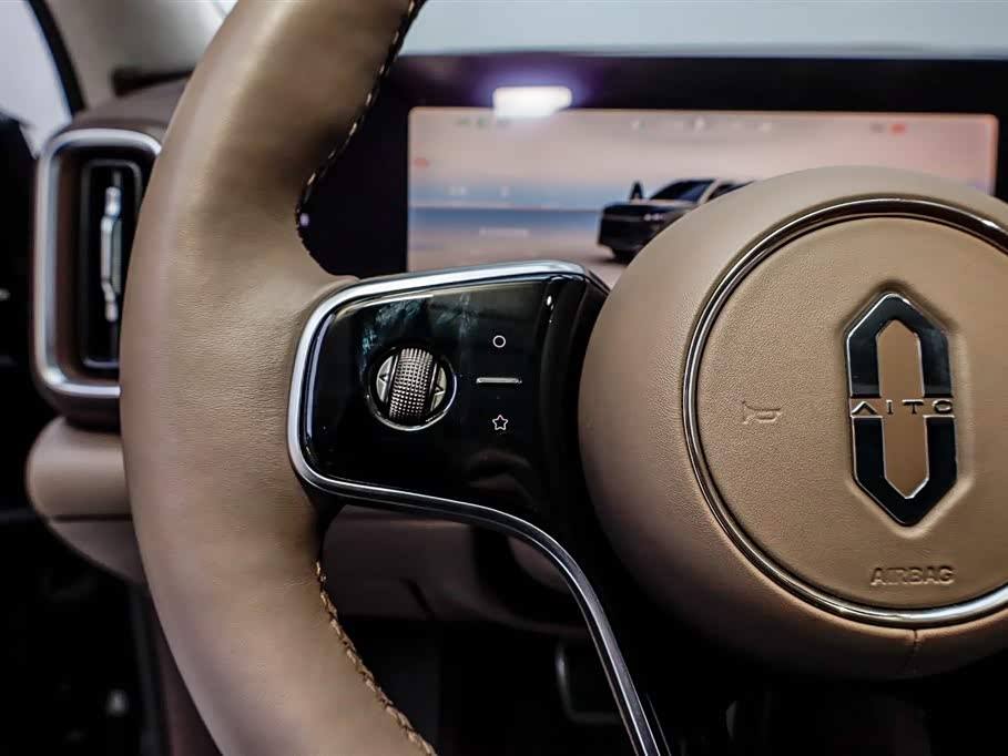 AITO Ask the world M9