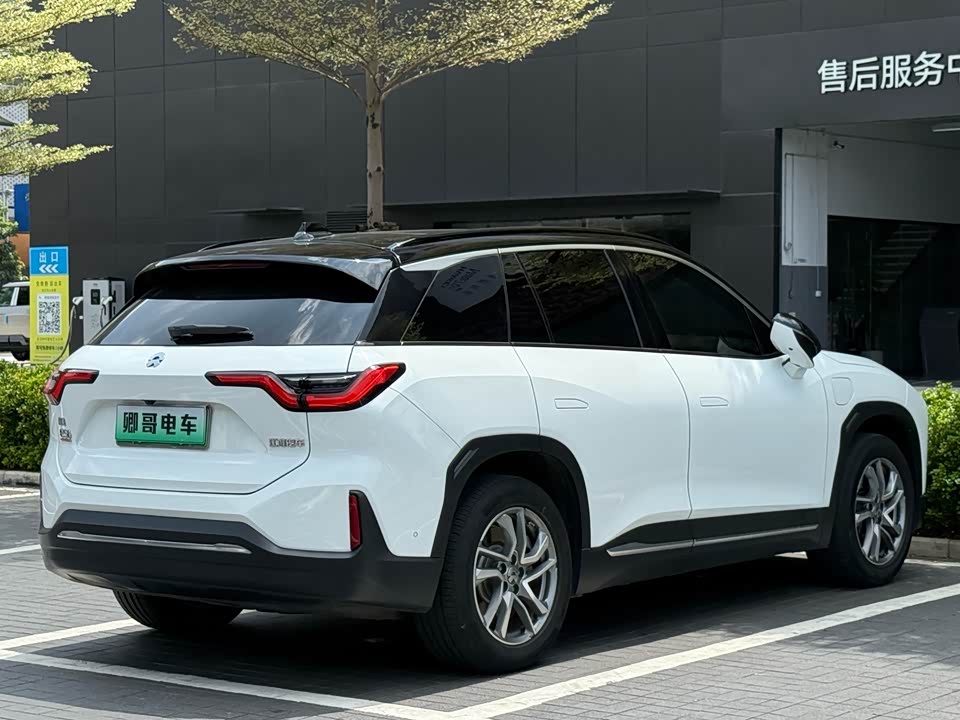 NIO ES6
