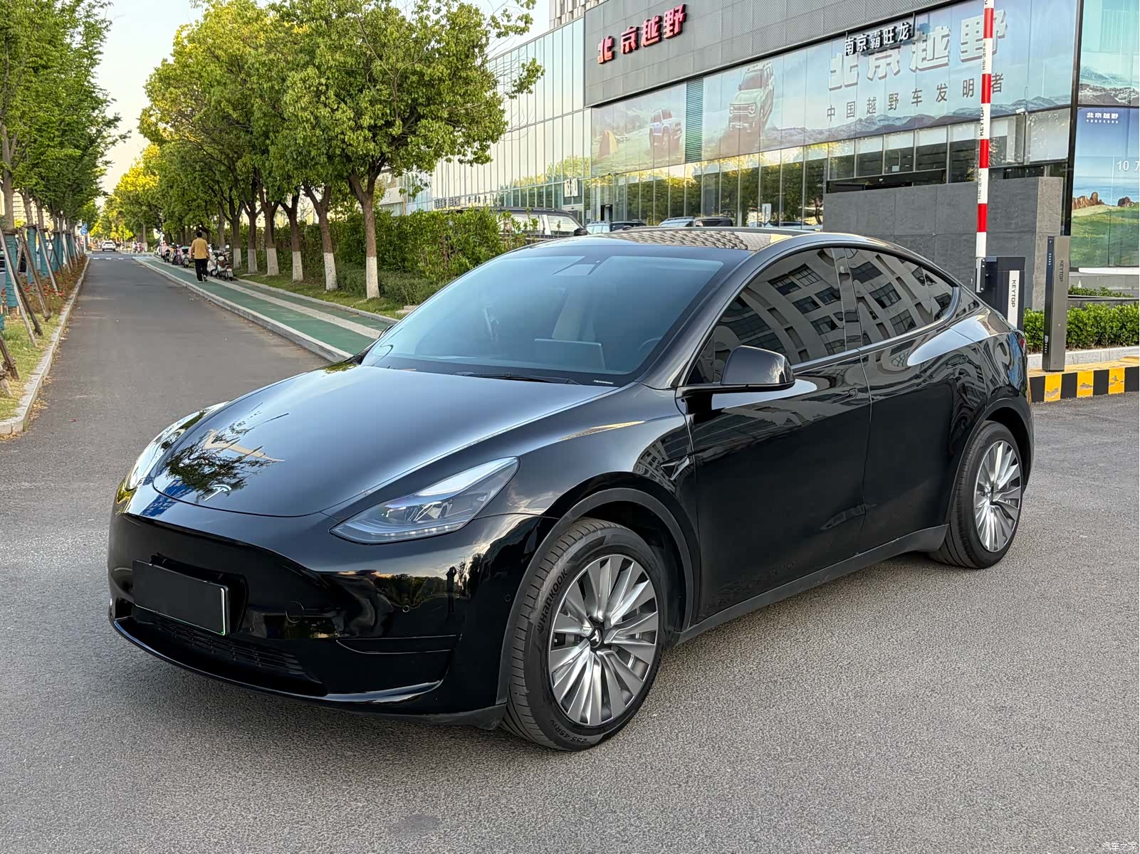 Tesla Model Y, 2022 1