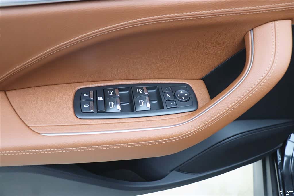 Maserati Levante, 2018 11