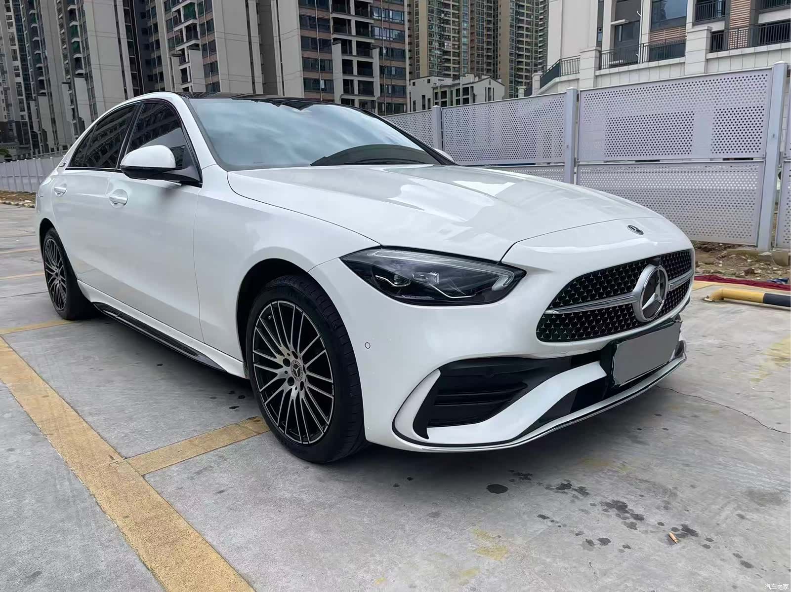 Mercedes-Benz C-Class, 2024 3