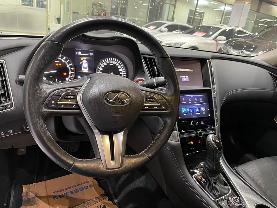 Infiniti Q50L