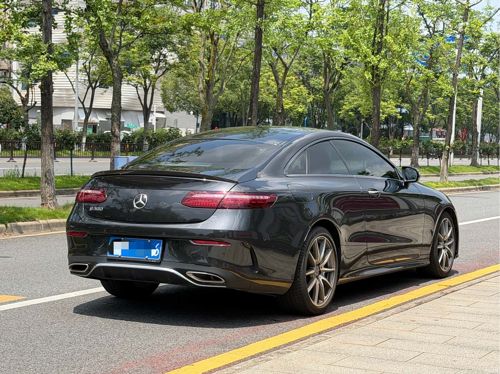 Mercedes-Benz E-Class, 2022 4