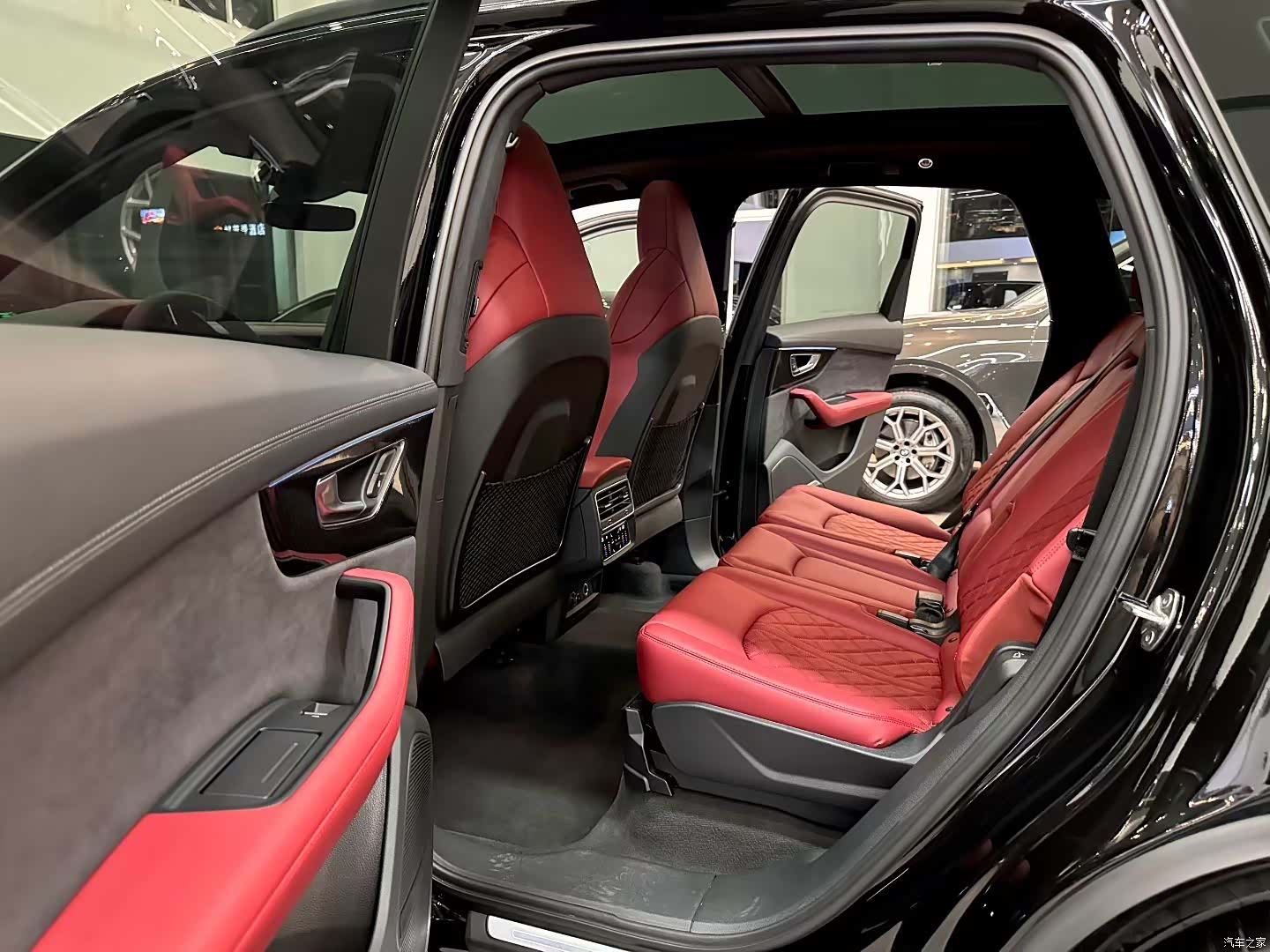 Audi Q7, 2024 9