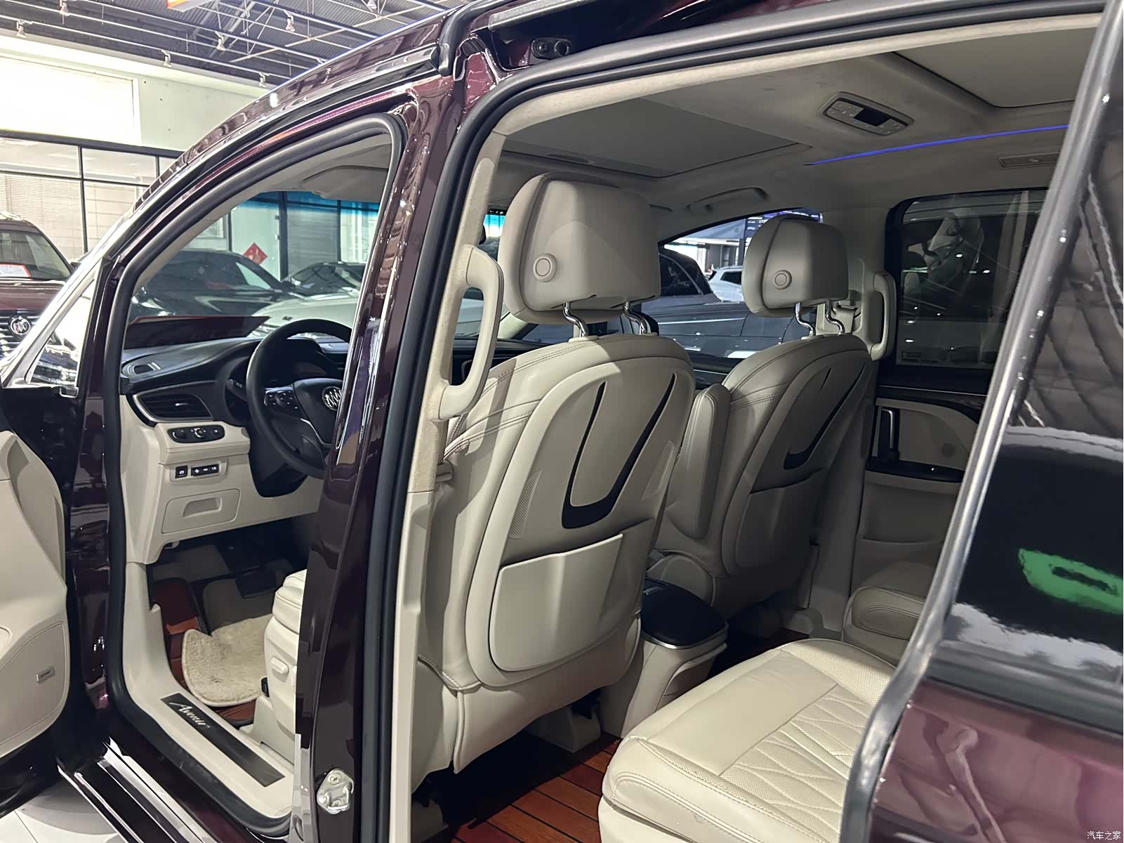 Buick GL8, 2018 7