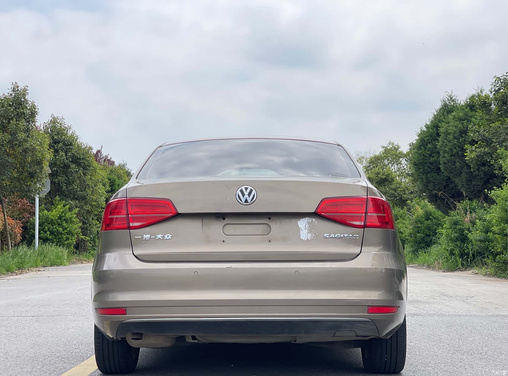 Volkswagen Sagitar, 2015 7