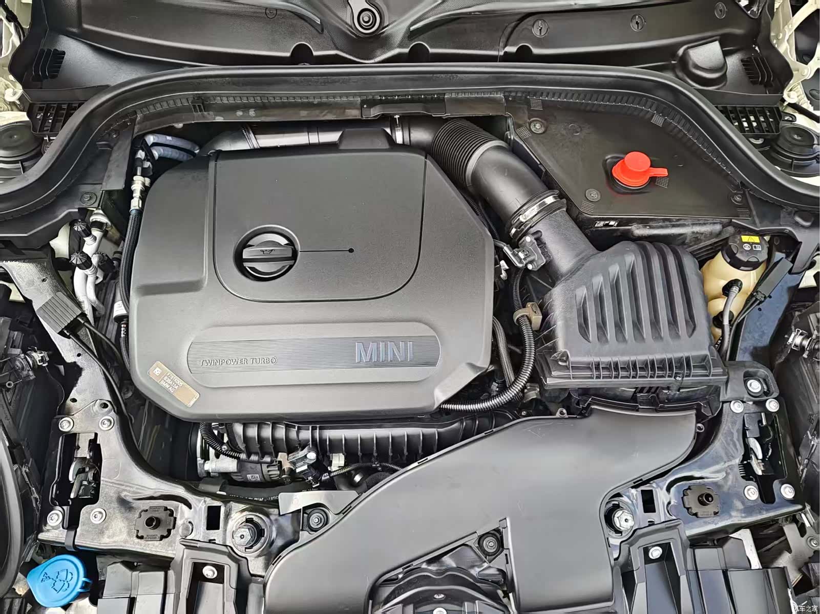 Mini ONE, 2019 13