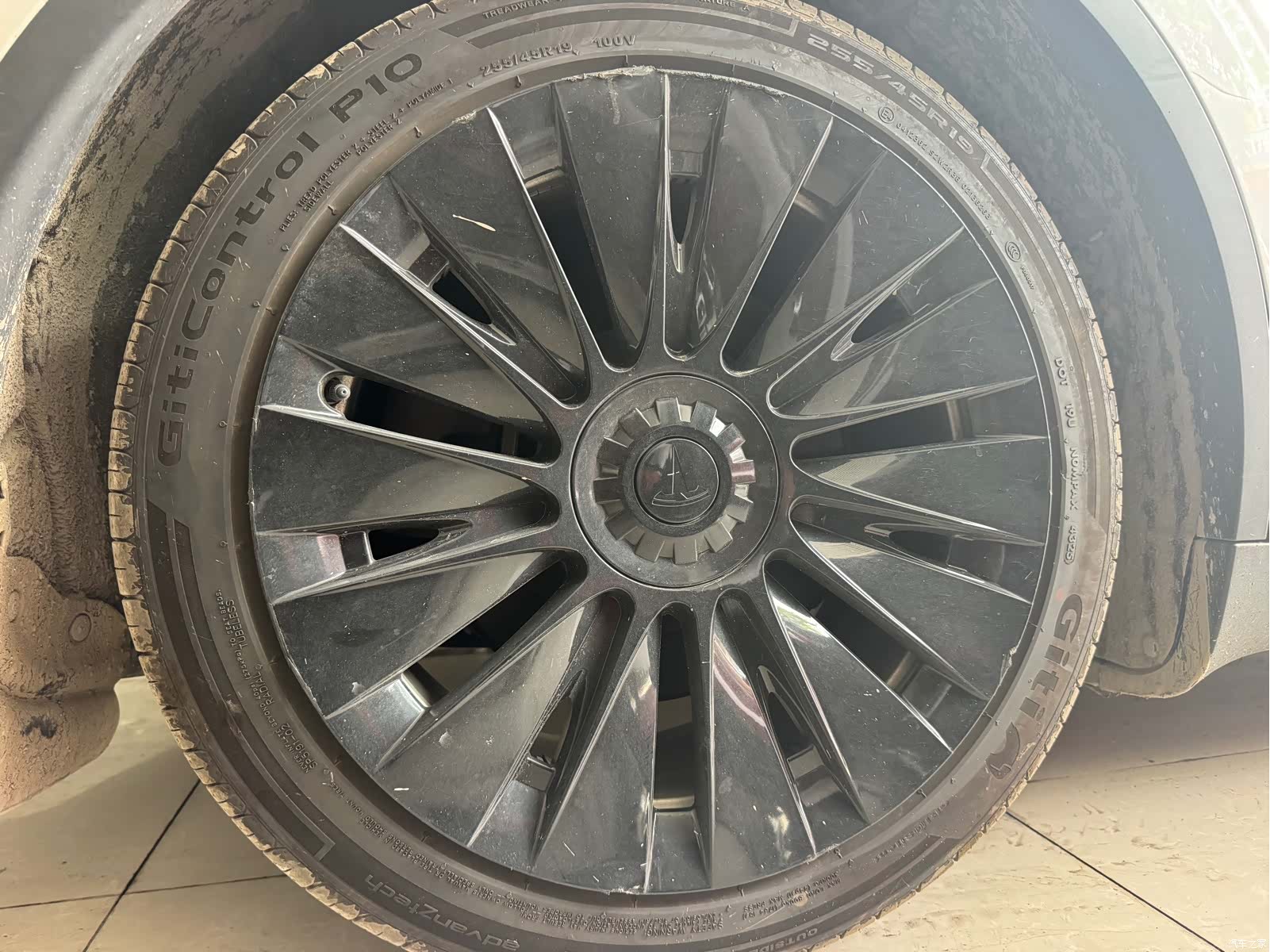Tesla Model Y, 2023 все фото