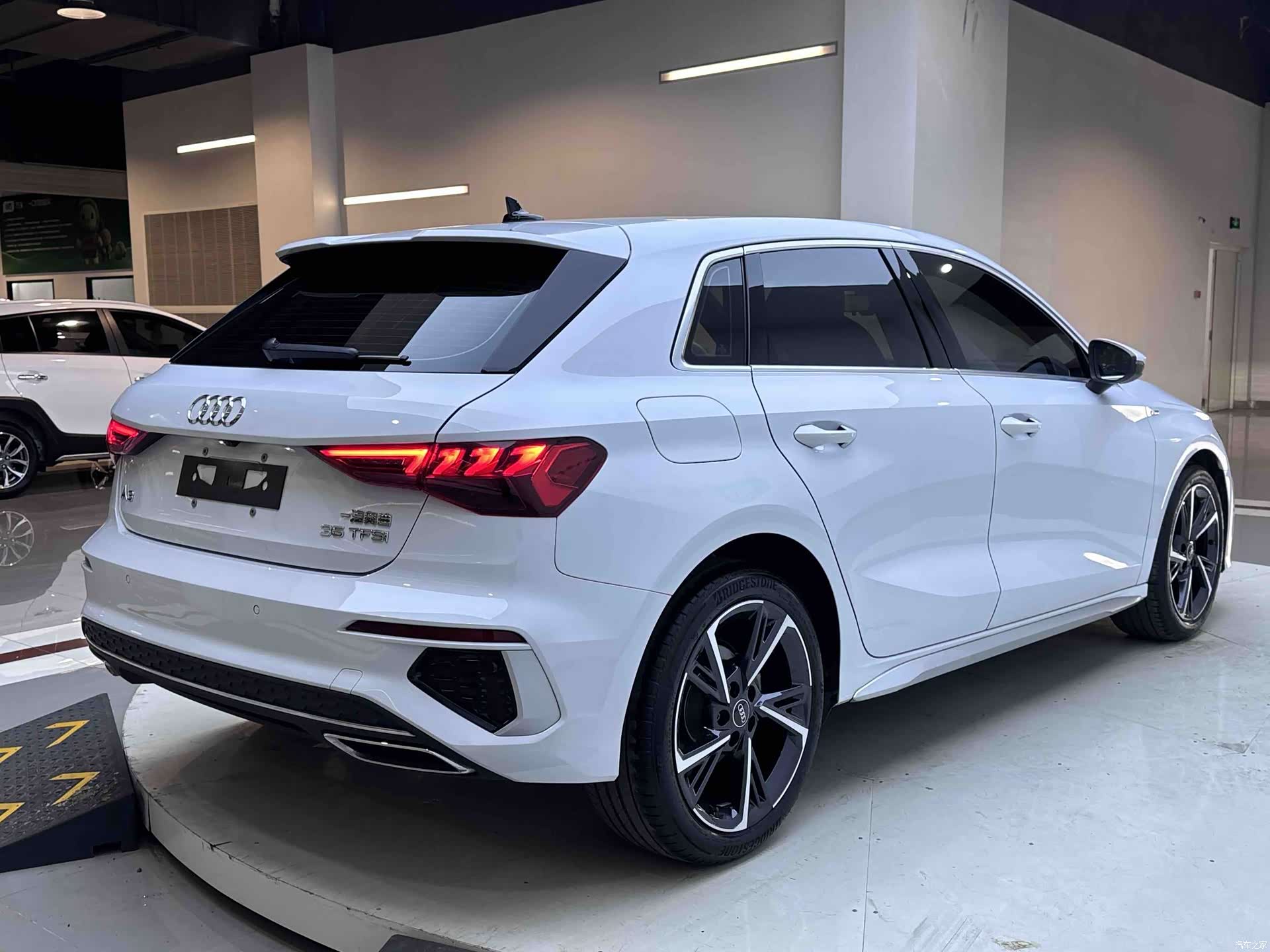 Audi A3, 2023 все фото