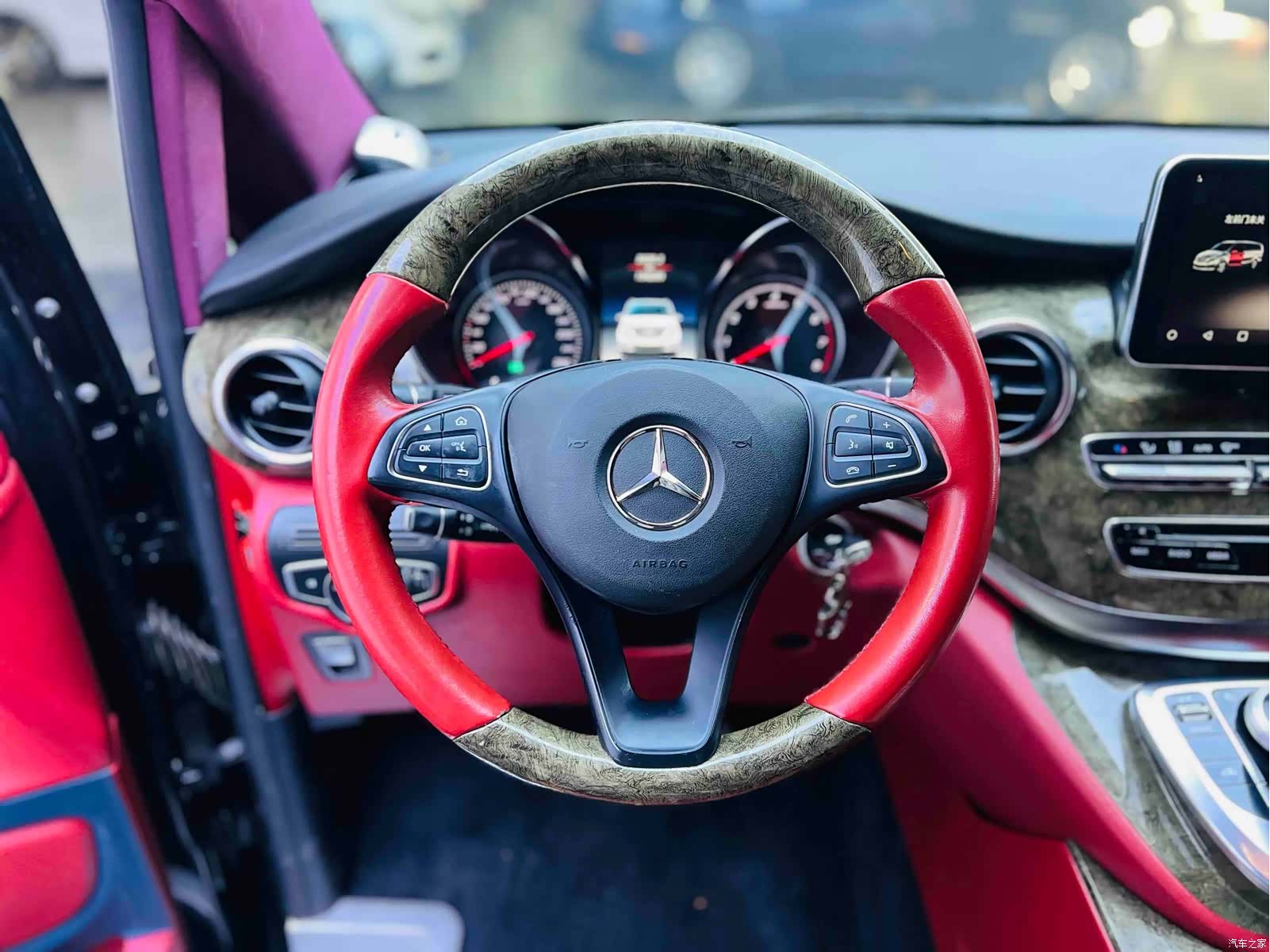 Mercedes-Benz V-Class, 2020 6