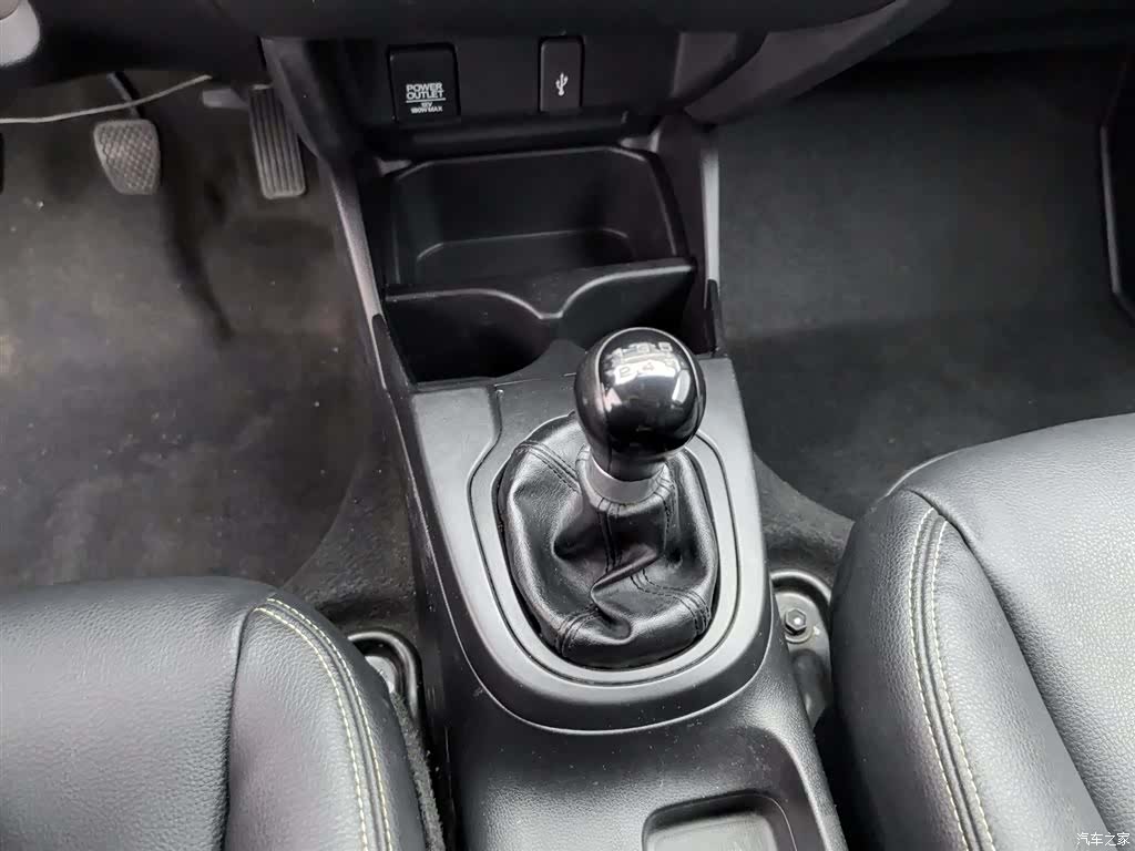 Honda Fit, 2015 13