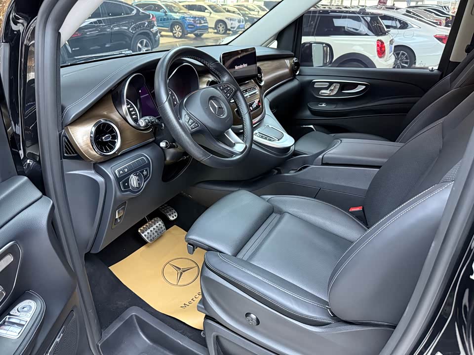 Mercedes-Benz V-class