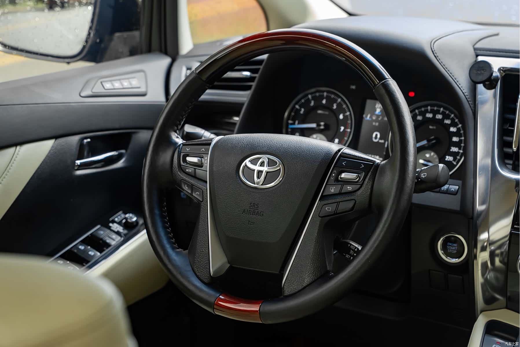 Toyota Alphard, 2016 10