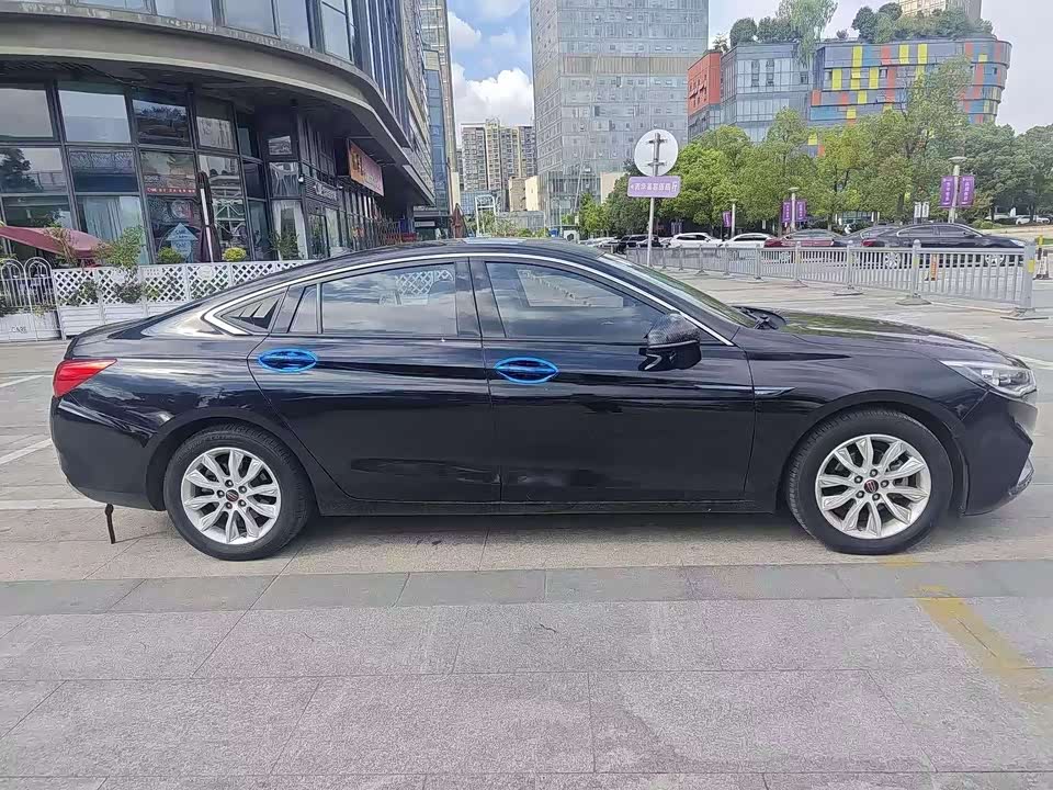 Hongqi H5
