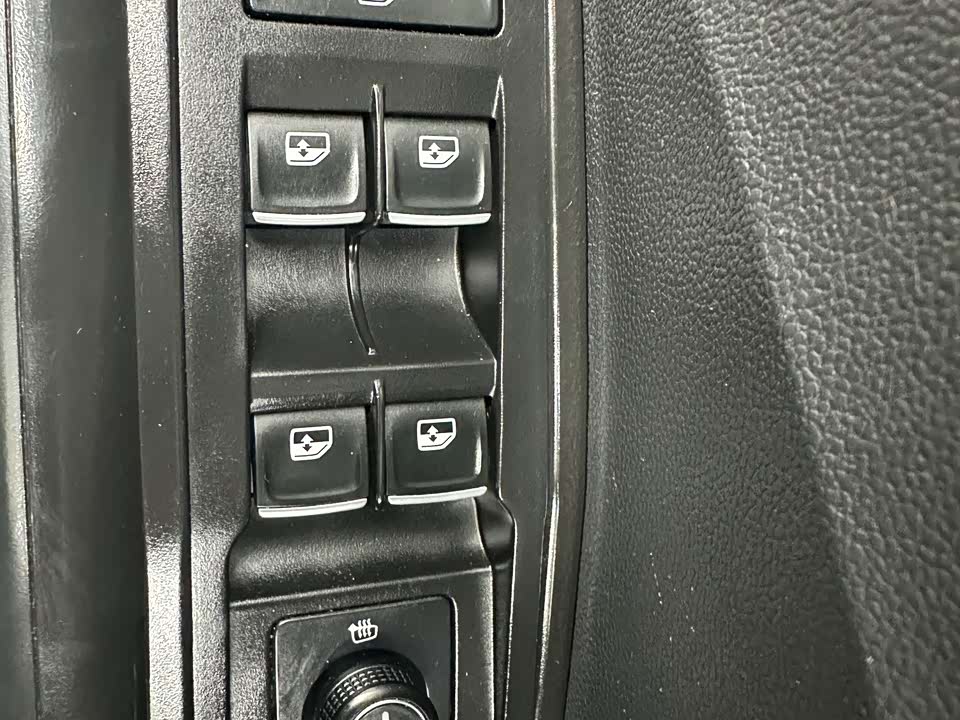 Volkswagen T-ROC exploring Songs