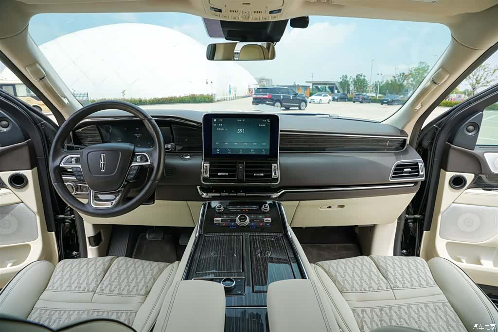 Lincoln Navigator, 2018 9