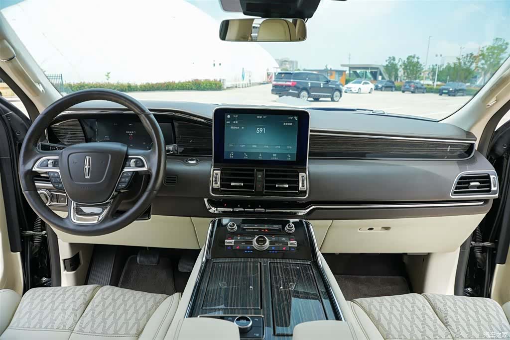 Lincoln Navigator, 2018 8